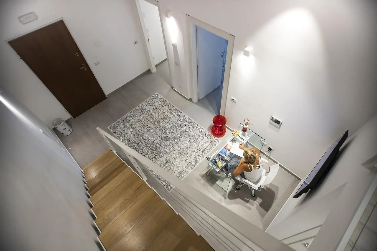 Suite Quaroni Palermo 2*,