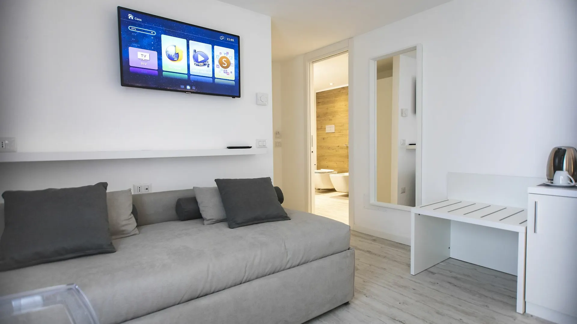 Suite Quaroni Palermo 2*,  Italy